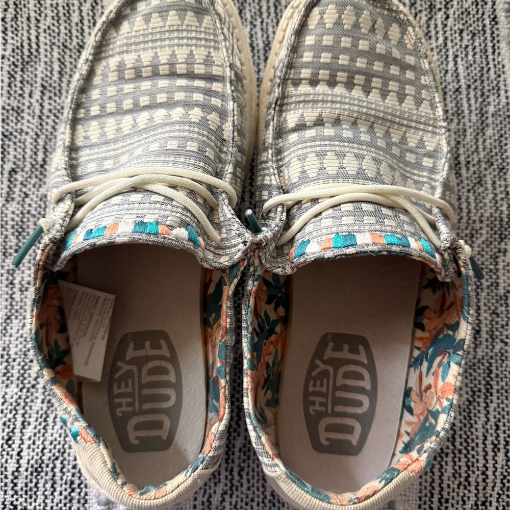 Hey Dude - Gray and Cream Pattern